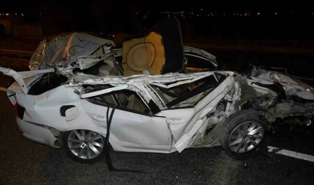 Kilis'te meydana gelen trafik kazasında park halindeki bir tıra çarpan