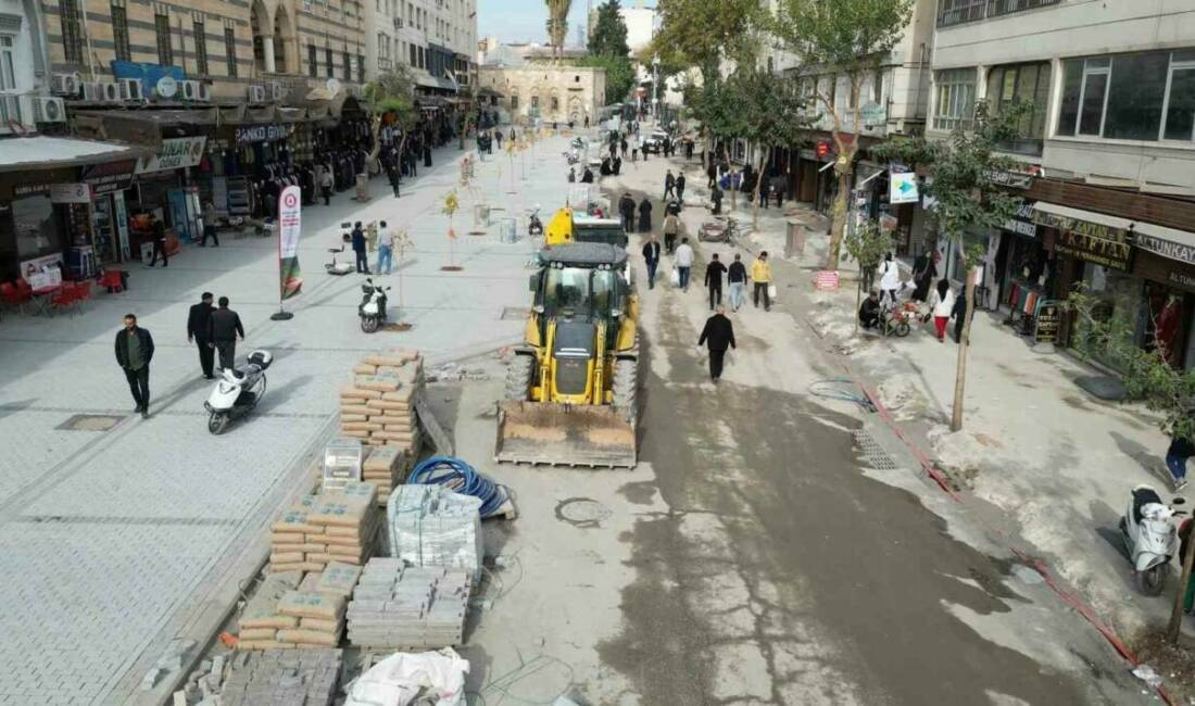 Şanlıurfa'da Büyükşehir Belediyesi tarafından başlatılan "Divanyolu Yayalaştırma Projesi" kapsamında çevre