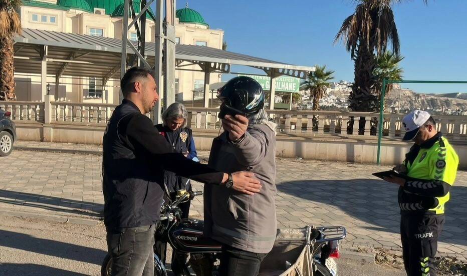 Şanlıurfa'da "Huzur-63" adı verilen polis uygulaması sonucunda çeşitli suçlardan aranan