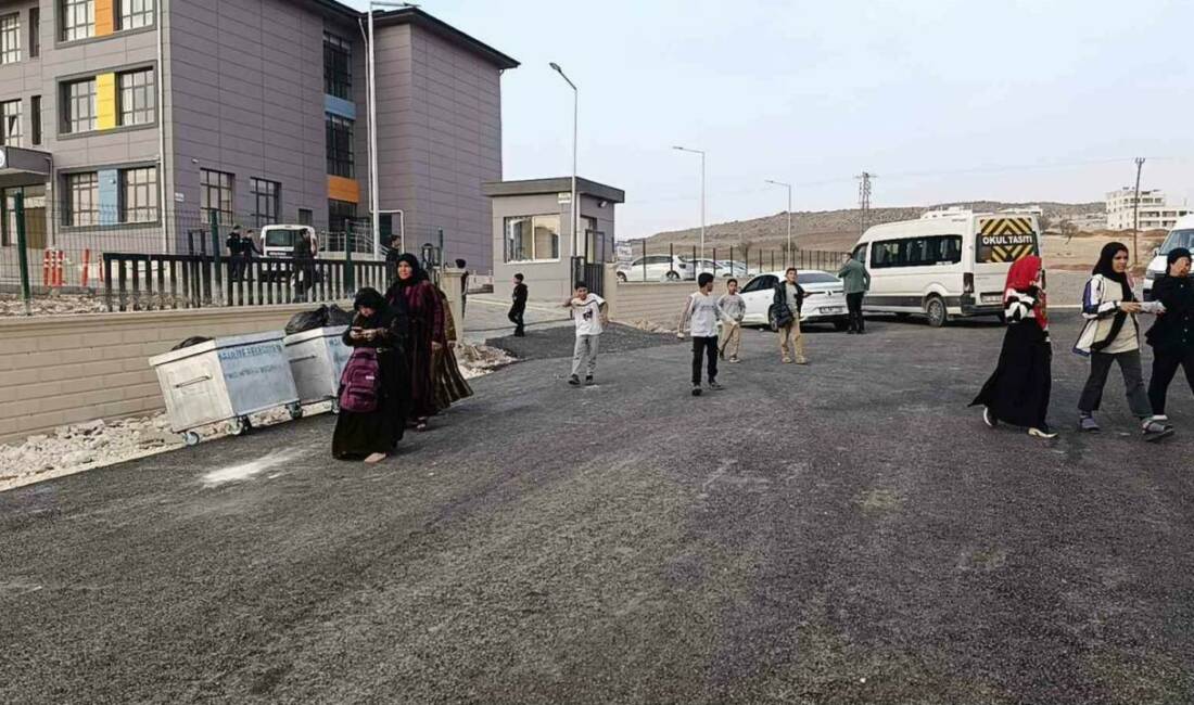 Şanlıurfa'da Beyazkuyu İlk ve Ortaokulu'nda öğrenciler yedikleri yemeğin ardından rahatsızlanarak