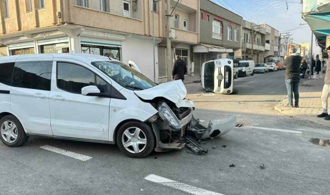 Şanlıurfa’da iki ticari araç çarpıştı, biri ters döndü Şanlıurfa'nın Ceylanpınar ilçesinde meydana gelen kazada, iki hafif ticari araç