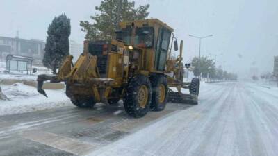 Şanlıurfa genelinde sabah saatlerinden itibaren etkili olmaya başlayan kar yağışıyla