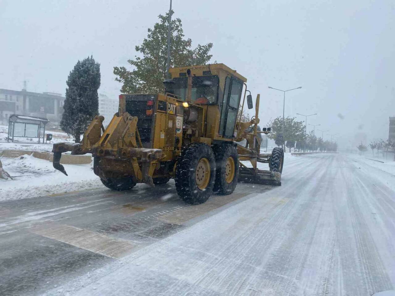 Şanlıurfa genelinde sabah saatlerinden itibaren etkili olmaya başlayan kar yağışıyla