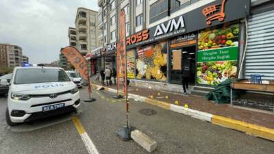 Şanlıurfa’nın Karaköprü ilçesinde motosikletli ve maskeli 2 şahıs tarafından silahlı