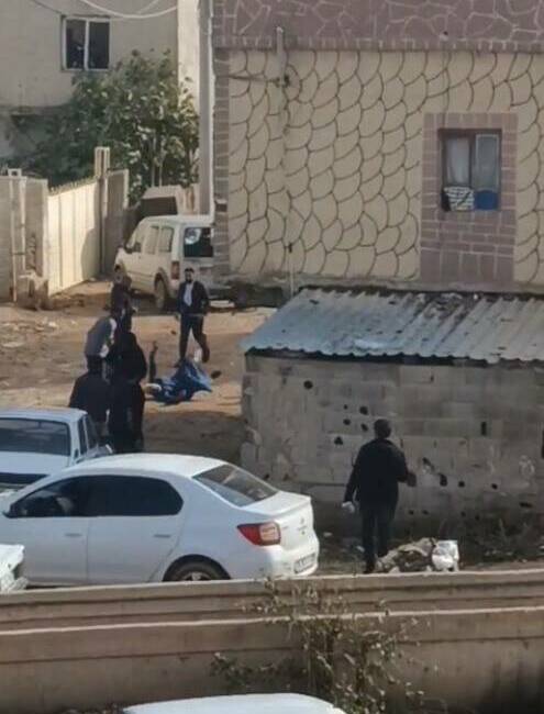 Şanlıurfa'da sokakta oynayan çocuklar arasındaki tartışma büyüyerek kavgaya dönüştü. Kavgada