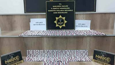 Şanlıurfa’da polis ekiplerince belirlenen bir adrese düzenlenen uyuşturucu operasyonunda bin