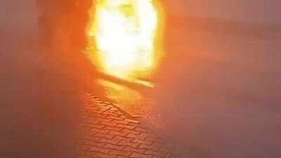 Besni ilçesinde seyir halindeki bir araç, henüz belirlenemeyen nedenlerden dolayı