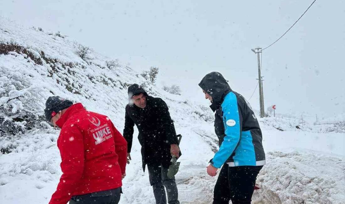 Siirt’te etkili olan yoğun kar yağışı nedeniyle mahsur kalan diyaliz