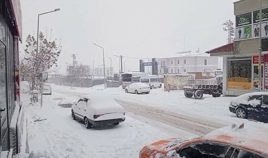 Adıyaman’ın Sincik ilçesinde dün akşam başlayan kar yağışı ilçeyi beyaz