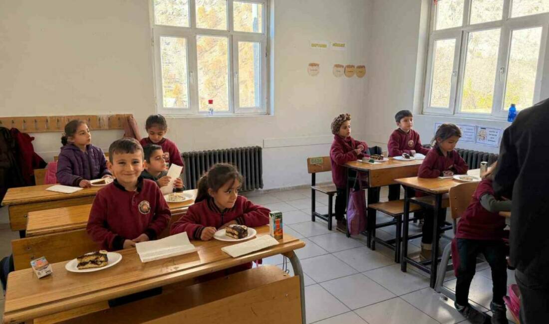 Şırnak'ın Beytüşşebap ve Uludere ilçelerinde eğitim gören öğrenciler, hayırsever bir