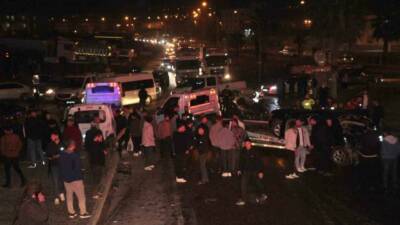 Şırnak’ın Cizre ilçesinde freni boşalan bir vincin 6 araca çarpması