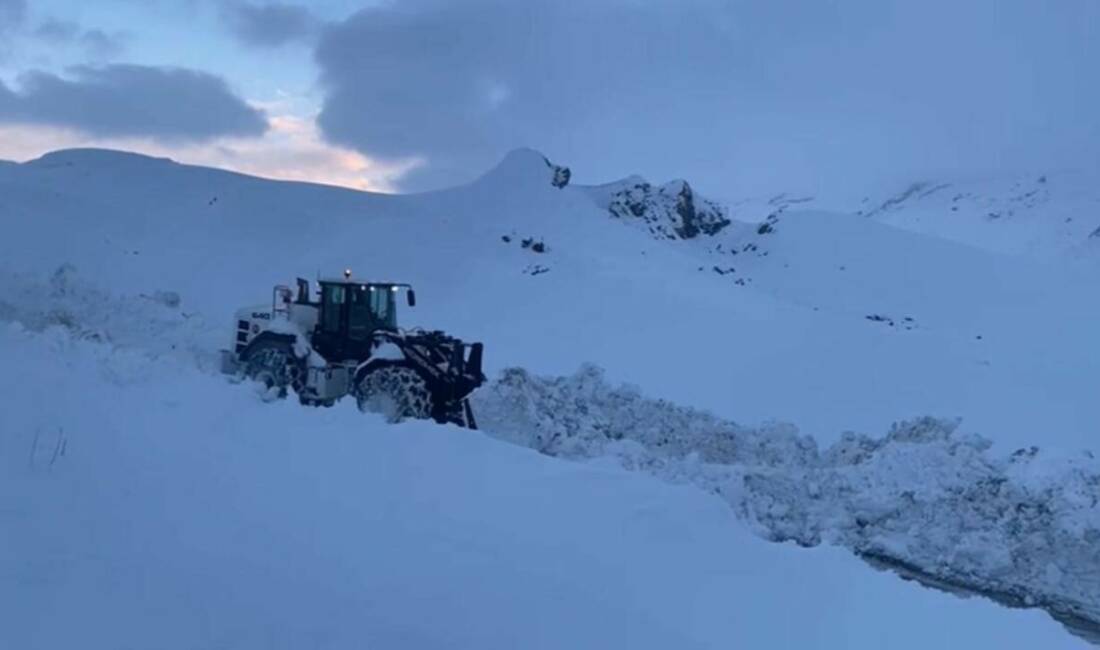 Şırnak'ta kış aylarında kar kalınlığı yer yer 1 metreyi geçiyor.