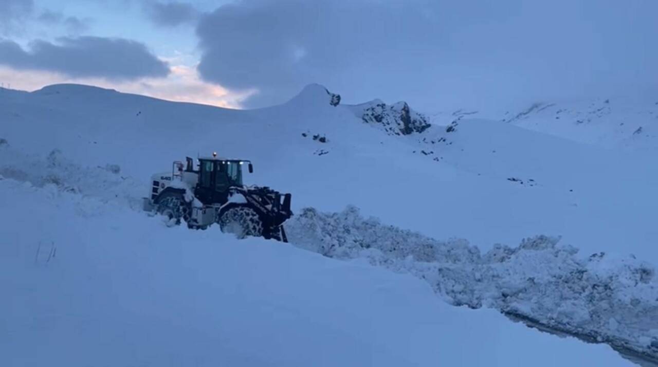 Şırnak'ta kış aylarında kar kalınlığı yer yer 1 metreyi geçiyor.