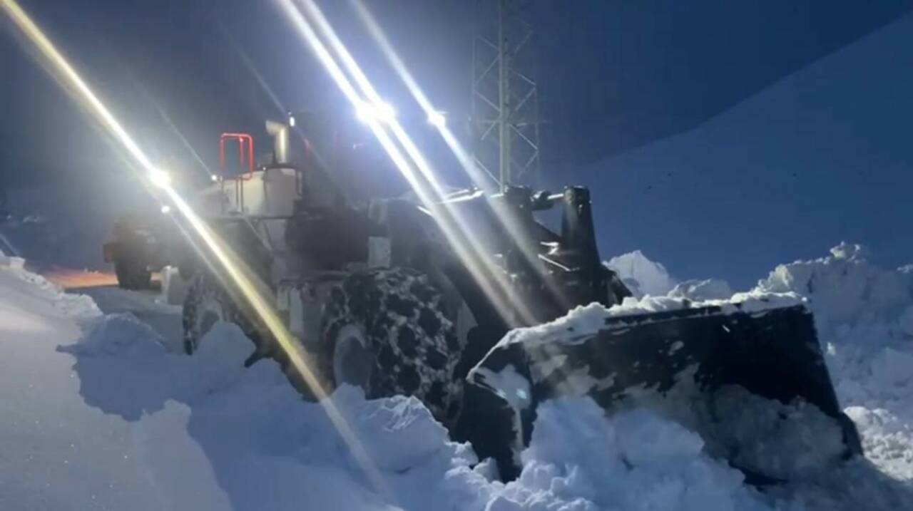 Şırnak'ta Beytüşşebap ilçesine bağlı Kerkül köy yolunun kar yağışı nedeniyle