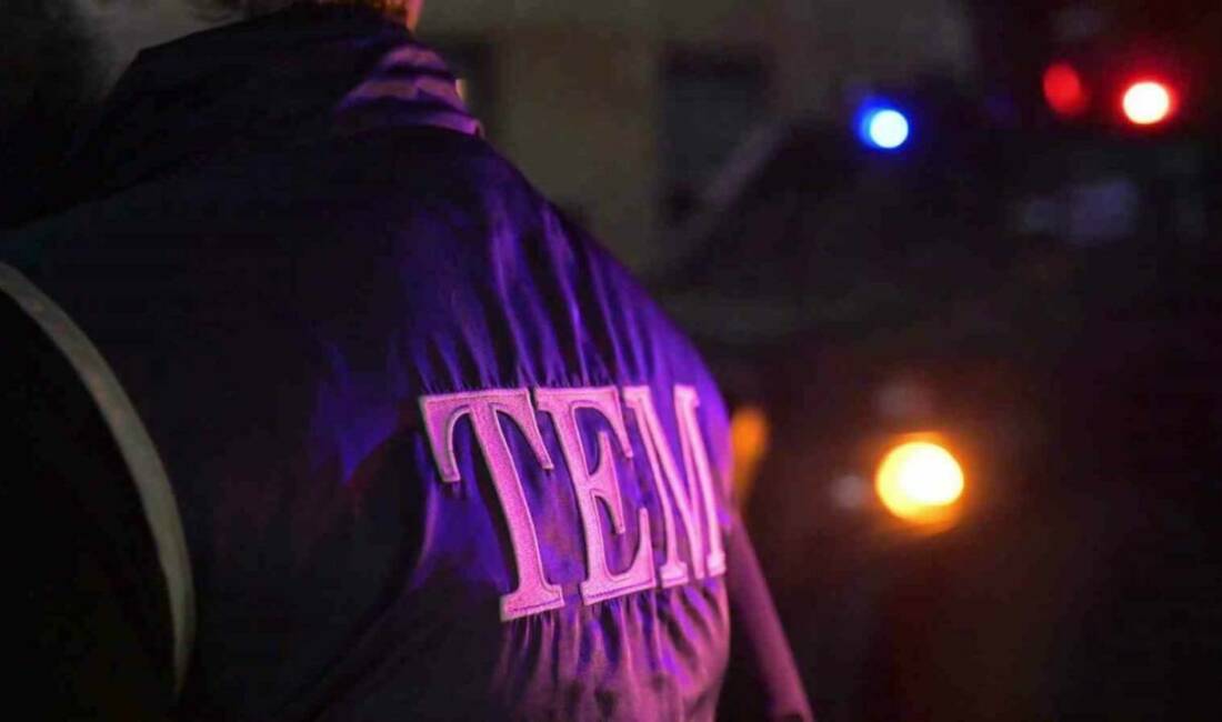 Şırnak İl Emniyet Müdürlüğü ekipleri, merkez ve ilçelerde düzenledikleri şafak