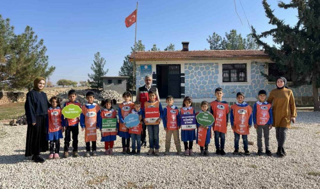 Şanlıurfa’nın Siverek ilçesindeki Şeyhcafer İlkokulu’nda ağaç sevgisi ve çevre bilinci