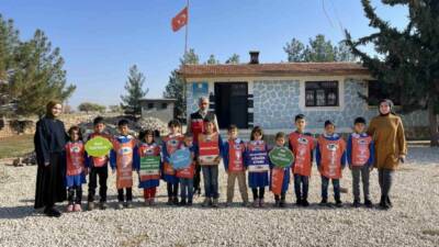 Şanlıurfa’nın Siverek ilçesindeki Şeyhcafer İlkokulu’nda ağaç sevgisi ve çevre bilinci