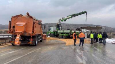 TAG Otoyolu'nun Gaziantep batı gişeleri yakınlarında meydana gelen kaza sonucu