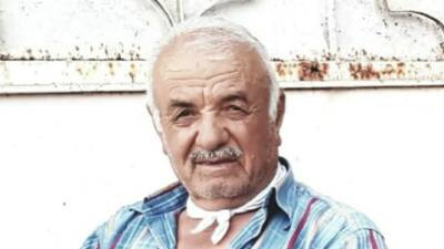 Gaziantep’te traktörü ile tarla sürerken kafasını ağaç dalına çarpıktan sonra