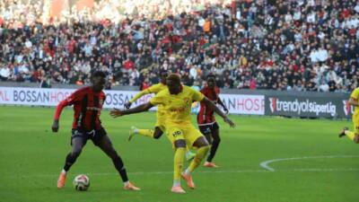 Gaziantep Futbol Kulübü, Trendyol Süper Lig'in 16. haftasında evinde Göztepe'ye