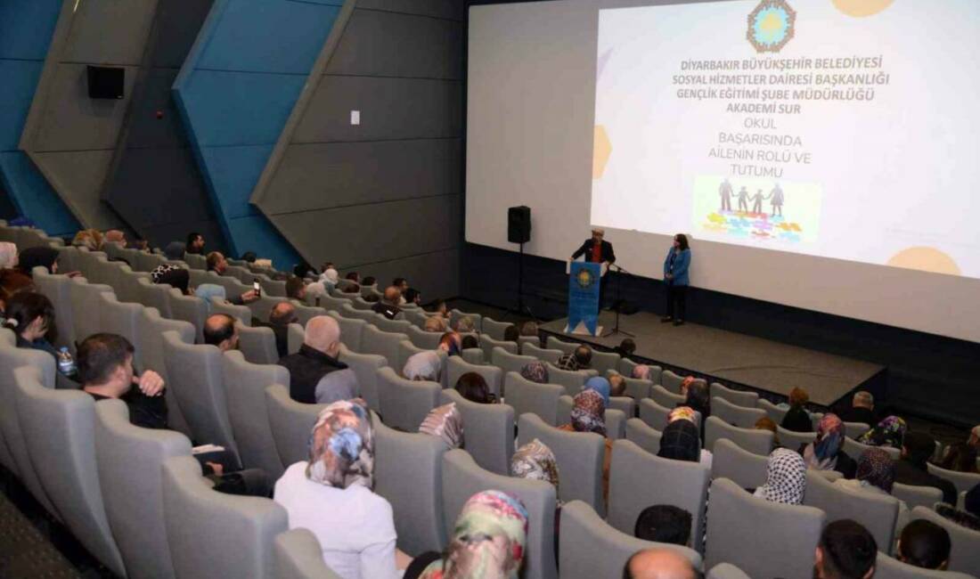 Diyarbakır Büyükşehir Belediyesi, çocuğun akademik başarısında ailenin belirleyici rolünü anlatmak