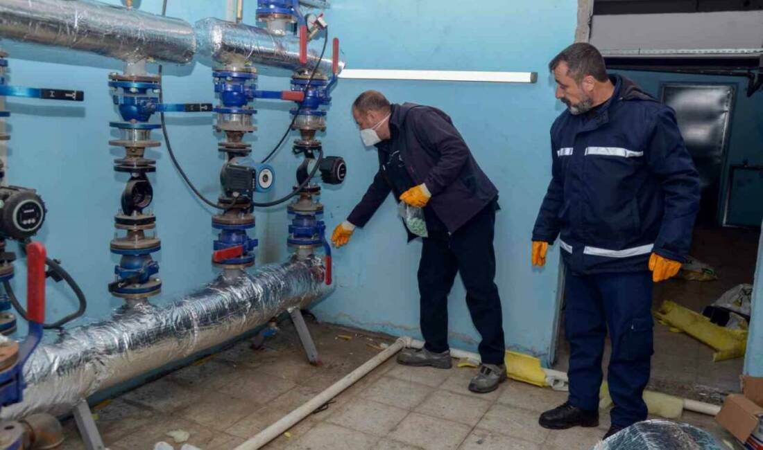 Yerinde çözüm ile vatandaşların talepleri yerine getiriliyor Diyarbakır Büyükşehir Belediyesi, "Yerinde Çözüm" hizmetiyle vatandaşların taleplerini çözüme kavuşturuyor.