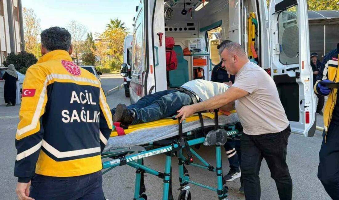 Adıyaman’ın Kahta-Siverek yolunda bir yolcu minibüsü ile otomobilin çarpışması sonucu