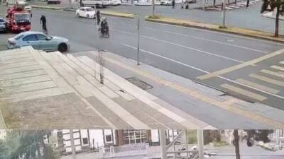 Diyarbakır’da yolun karşısına geçmeye çalışan kadına motosiklet çarpması sonucu 2