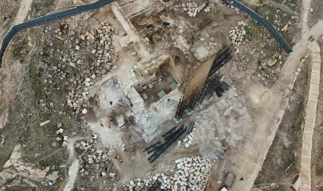 Diyarbakır’da bulunan Zerzevan Kalesi’nde restorasyon çalışmaları devam ederken, yer altı