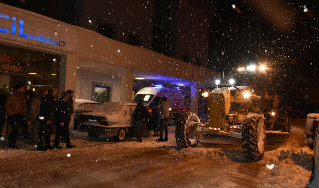 Besni’de dün sabah saatlerinden itibaren etkili olan yoğun kar yağışıyla