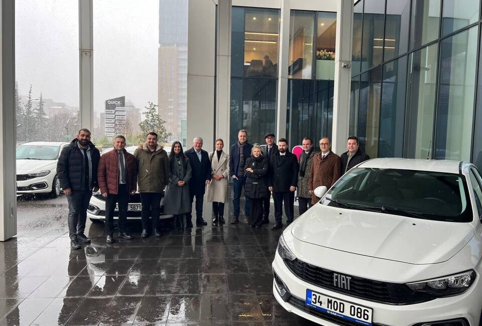 Quick Sigorta’nın KASKONOMİQ kampanyası kapsamında satış hedefini başarıyla tamamlayan acenteler,