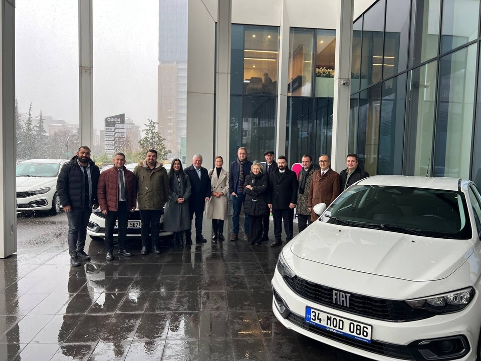 Quick Sigorta’nın KASKONOMİQ kampanyası kapsamında satış hedefini başarıyla tamamlayan acenteler,