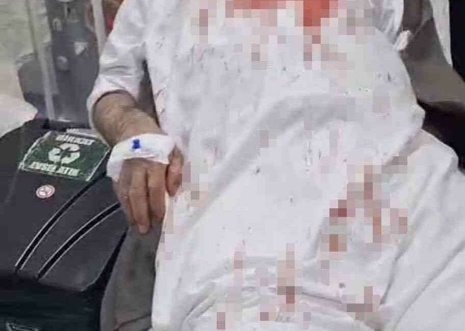 Şanlıurfa’nın Viranşehir ilçesinde, husumetlileri tarafından saldırıya uğrayan yaşlı adam ağır