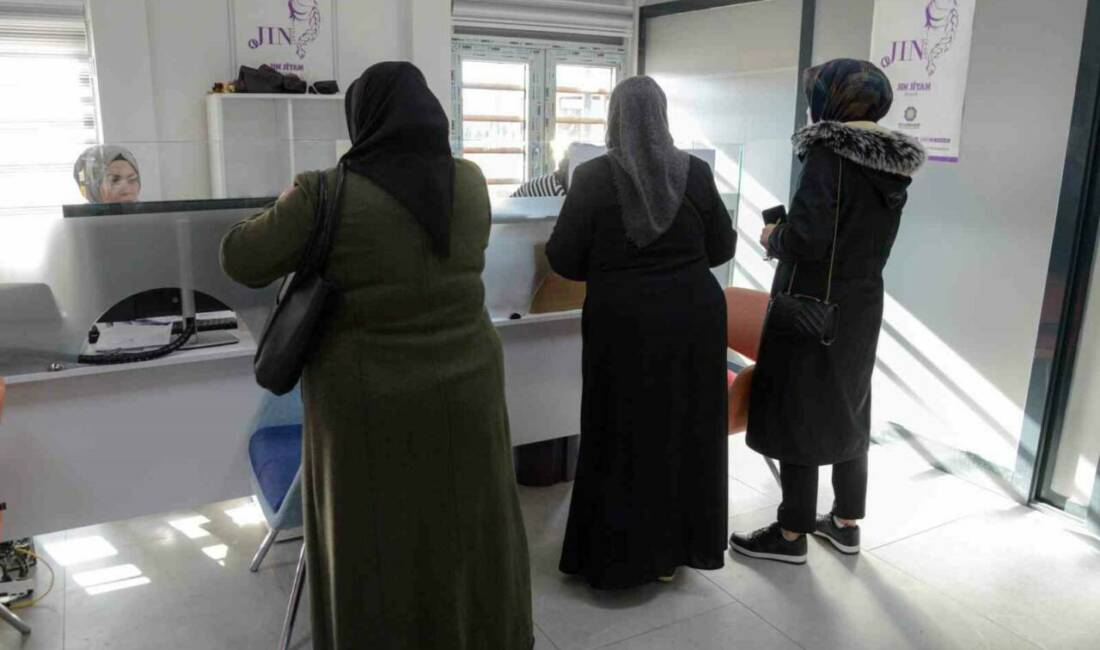 Diyarbakır Büyükşehir Belediyesinin kadınlara yönelik sosyal destek projesi JINKART kapsamında