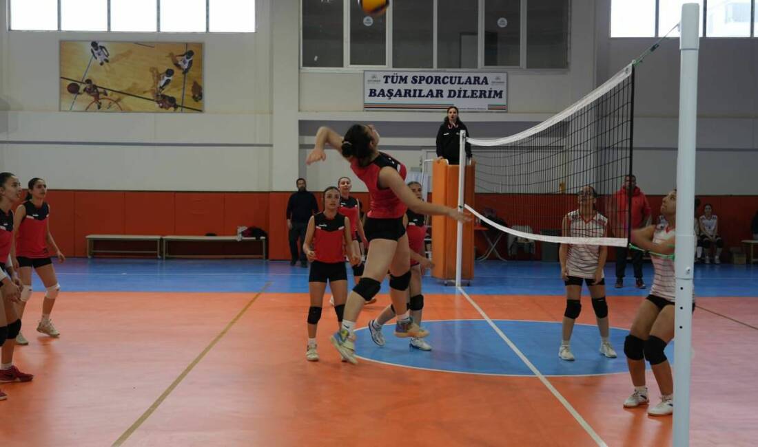 Adıyaman Belediyesi bünyesinde kurulan ve tamamı depremzede öğrencilerden oluşan kız