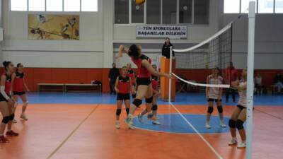 Adıyaman Belediyesi bünyesinde kurulan ve tamamı depremzede öğrencilerden oluşan kız