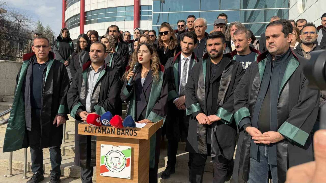 Adıyaman Barosu, avukatlara yönelik artan saldırılara dikkat çekmek amacıyla basın