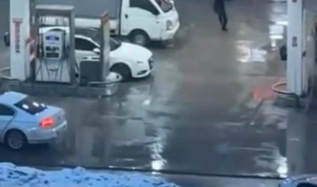 Diyarbakır’da bir akaryakıt istasyonunda çıkan silahlı kavgada 1 kişi yaralandı.