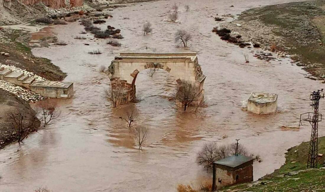 Gaziantep’in Araban ilçesinde yağan kar ve sağanak yağışlar nedeniyle Karasu