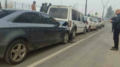 Batman’da 5 aracın karıştığı zincirleme kazada maddi hasar oluştu.