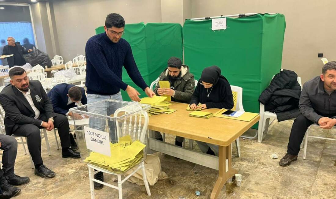 Besni Esnaf Odası Başkanlığı seçiminde oy verme işlemi sona erdi.