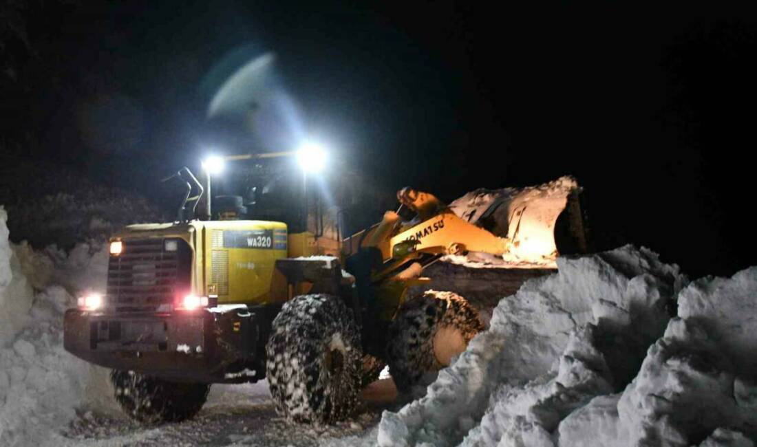 Şırnak’ın Beytüşşebap ilçesi Beşağaç köyünde kar kalınlığı 2 metreyi buldu.