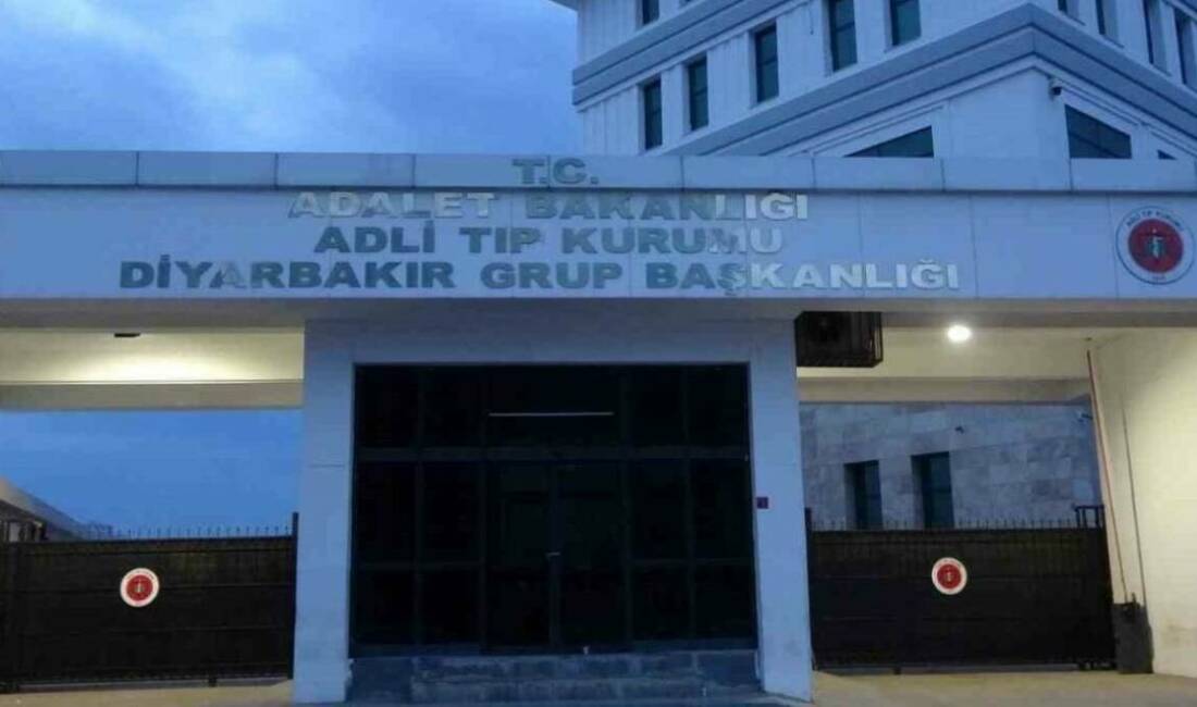 Diyarbakır’ın merkez Kayapınar ilçesinde bir sitede silahla boğazından vurulan şahıs