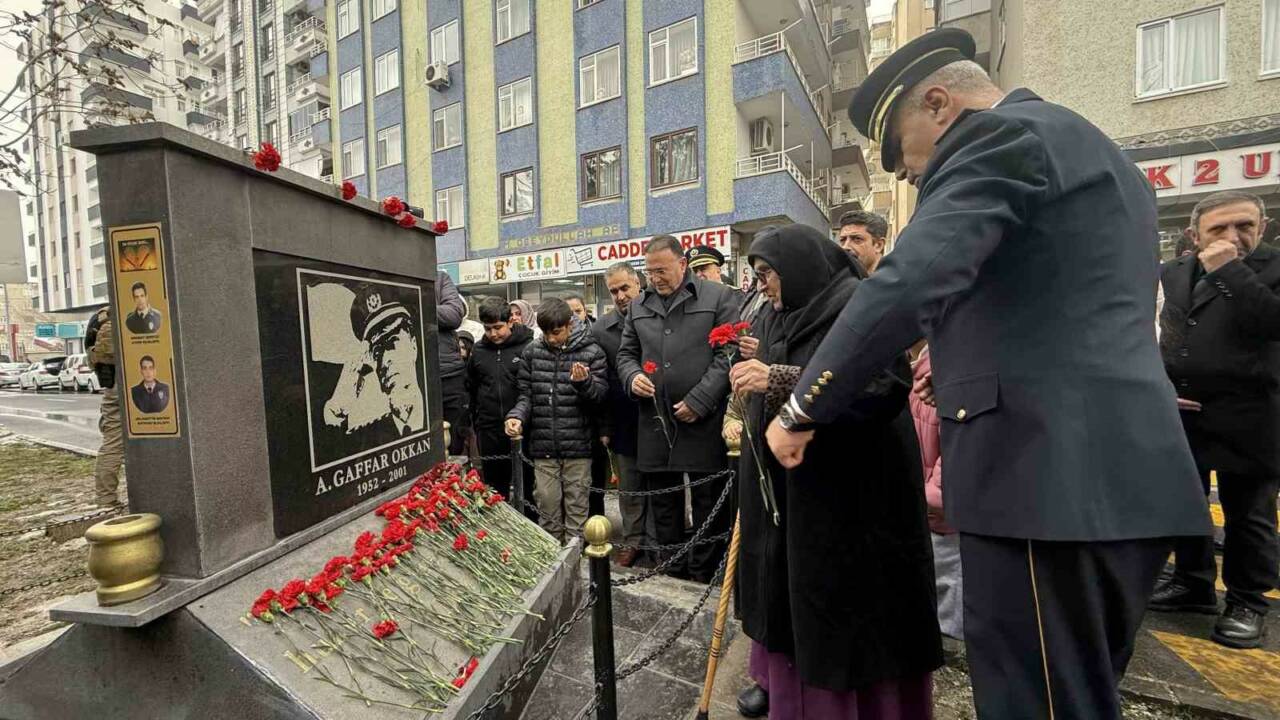 Diyarbakır’da uğradığı saldırıda beraberindeki 5 silah arkadaşıyla şehit olan Emniyet