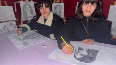 Şanlıurfa’nın Ceylanpınar ilçesinde yaşayan 13 yaşındaki öğrenme güçlüğü çeken ikiz