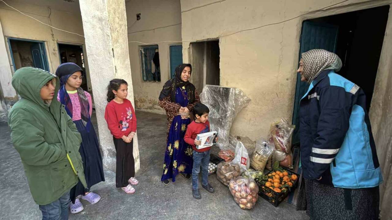 Eyyübiye Belediye Başkanı Mehmet Kuş’un, ziyaret ettiği yetim ve engelli