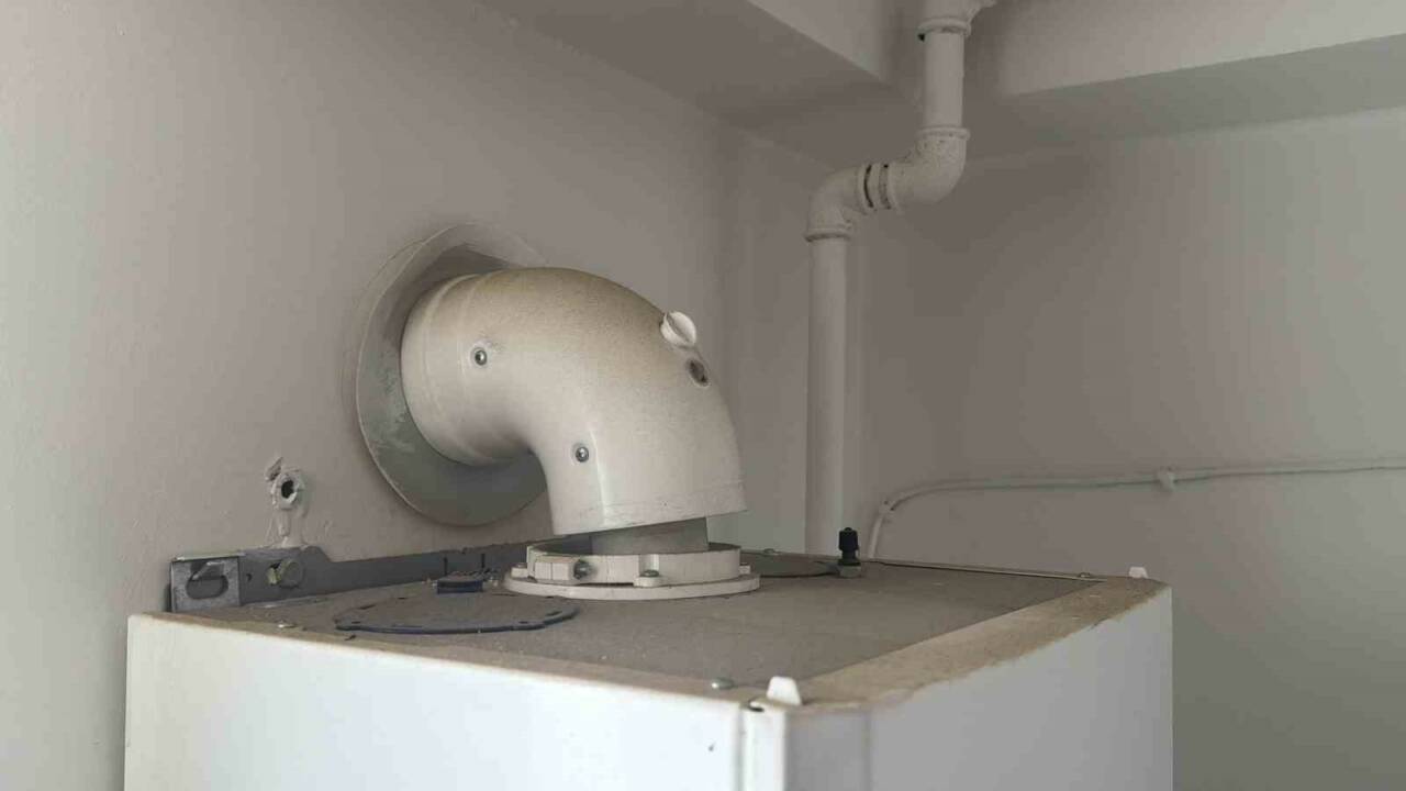 Şanlıurfa’nın Siverek ilçesinde, doğalgaz bacasının yerinden çıkması sonucu 13 kişi