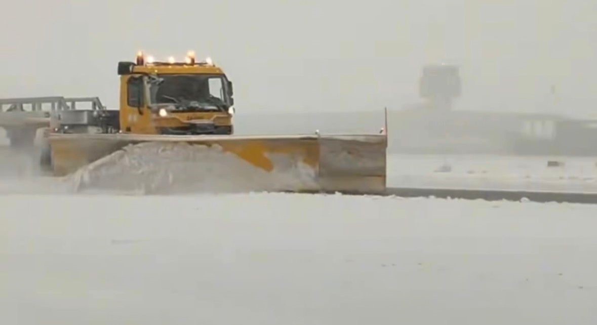 Gaziantep’te etkili olan yoğun kar yağışı nedeniyle iptal edilen uçuşlar,