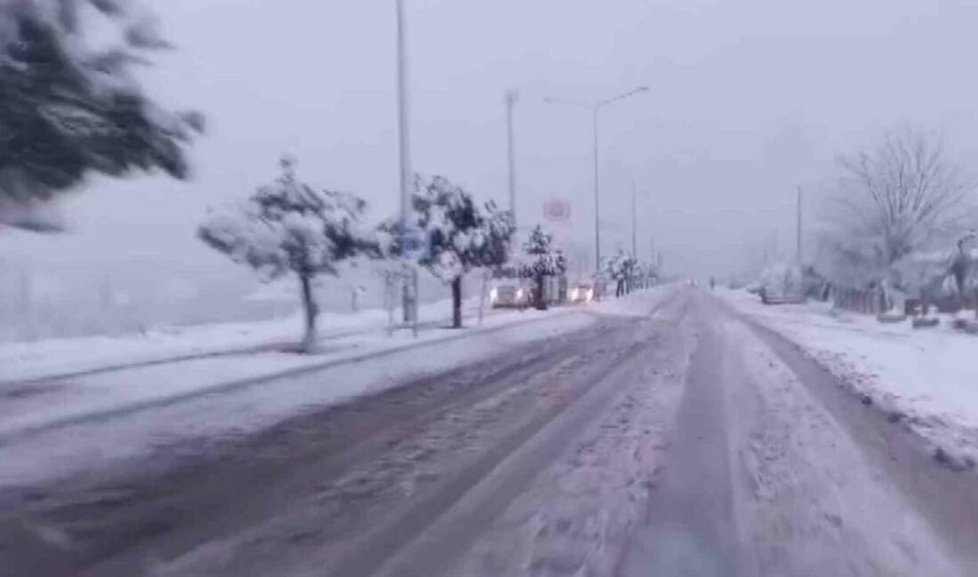 Adıyaman’ın Gölbaşı ilçesinde gece saatlerinde başlayan yoğun kar yağışı, sabah