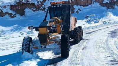 Adıyaman’ın Gölbaşı ilçesinde yoğun kar yağışı nedeniyle 26 köye ulaşım